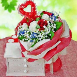 6 Red 6 White Artificial Roses Handbouquet