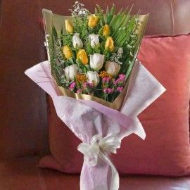 6 Yellow & 6 White Roses Long Wrapping Bouquet 