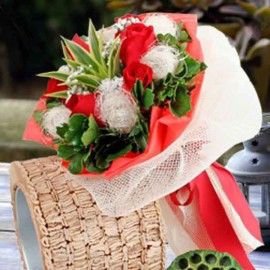6 Red Roses With Netting Wrapping Bouquet