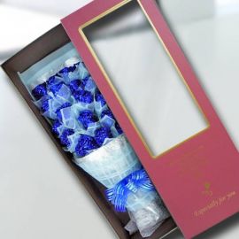 18 Shining Blue Roses Gift Box