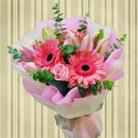 Pink Lily, Roses & Gerbera Handbouquet
