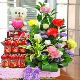 16cm Love Bear With Carnations & bird's nest