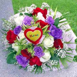 6 Purple 6 Red 6 White Roses Handbouquet with Love Tag at Center 