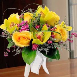 Cymbidium Orchid Green With Yellow Roses Bouquet (Need 3 Days Advance Order)