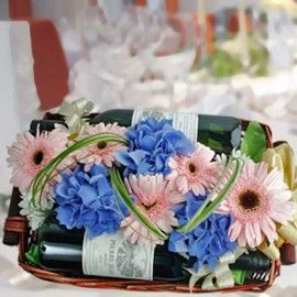 Red & White Wines With Flowers