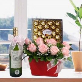 White Wine & 8 Peach Roses With Ferrero Rocher Chocolates